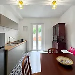 بيت ضيافة Ama Family
