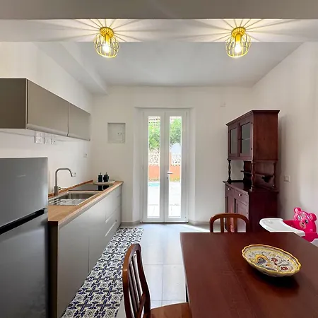 Affittacamere Ama Family Marotta